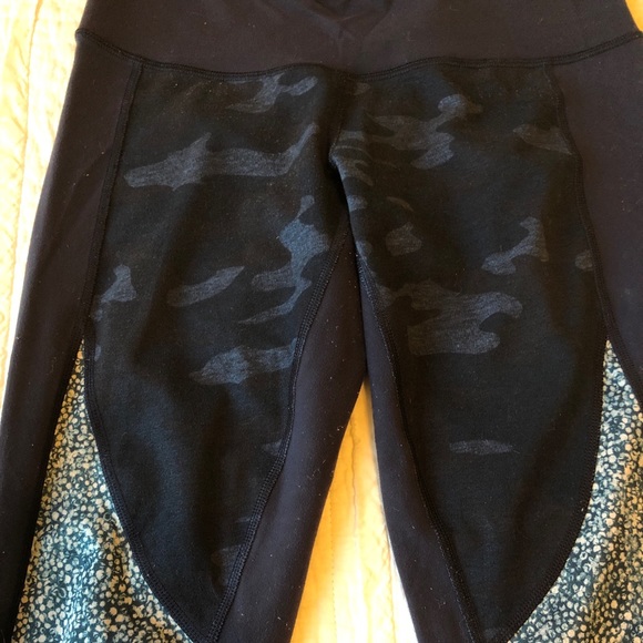 Lululemon Crop 23” Wonder Under Leggings Size 6 - Picture 3 of 5